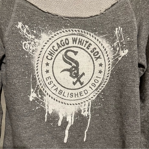 Chicago White Sox Hoodie Women’s Size Large L 5th & Ocean MLB Grey Off Shoulder - Picture 2 of 7
